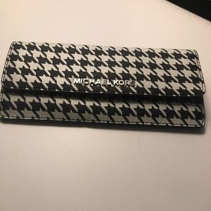 Michael Kors HOUNDSTOOTH Wallet